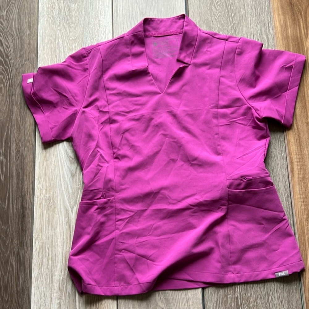 Fig scrub top
